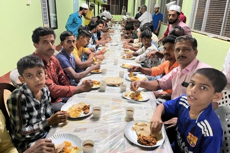 hindu-youth-hosts-iftar-party