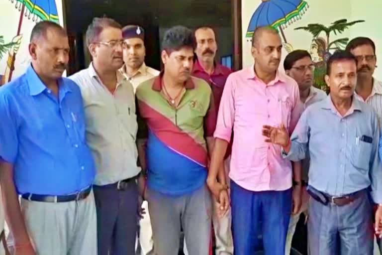 Inspector arrested for taking bribe in Jehanabad