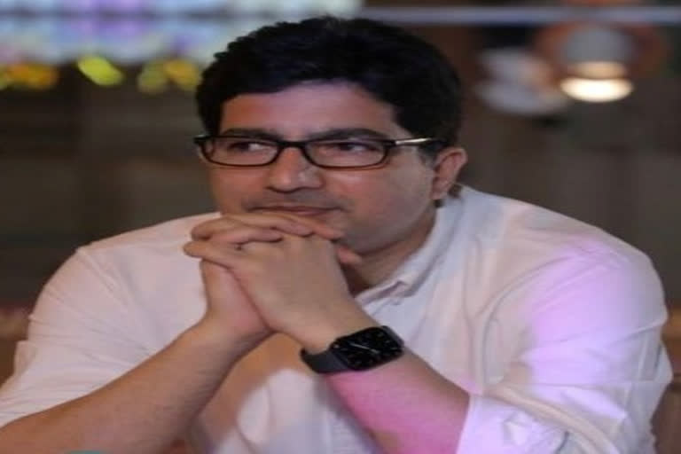 Ex-IAS officer Faesal says 'lost everything', drops hints at re-joining govt service