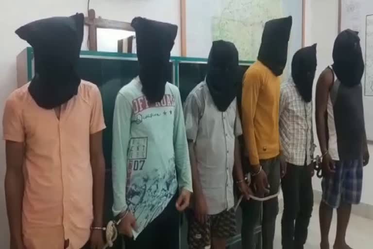 police-arrested-six-criminals-involved-in-robbery-in-deoghar