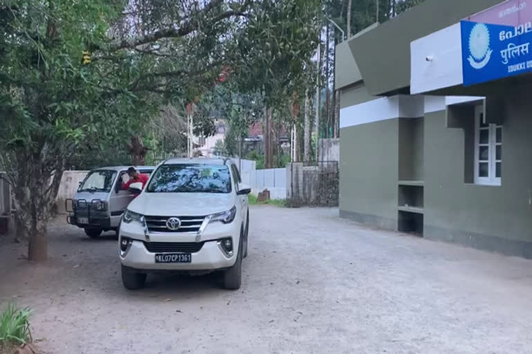 cctv  cctv shows The car which did not stop after hitting the student  വിദ്യാർഥിയെ ഇടിച്ചു തെറിപ്പിച്ച ശേഷം നിർത്താതെ പോയ കാർ പിടികൂടി  വിദ്യാർഥിയെ ഇടിച്ചു തെറിപ്പിച്ചു  accident  car accident  രാജകുമാരി നോർത്ത് അപകടം