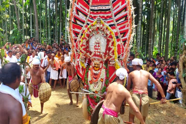 ಉಳ್ಳಾಕುಲು ದೈವದ ನೇಮೋತ್ಸವ