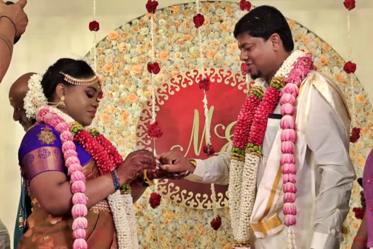 Indian got married with African  Indain African marriage  Coimbatore Indain African marriage  Indian got married with African in Coimbatore  ஆப்பிரிக்க பெண்ணை மணம் முடித்த இந்திய பையன்  கடல் கடந்த காதல்  கோயம்புத்தூரில் ஆப்பிரிக்க பெண்ணை மணம் முடித்த இந்திய பையன்