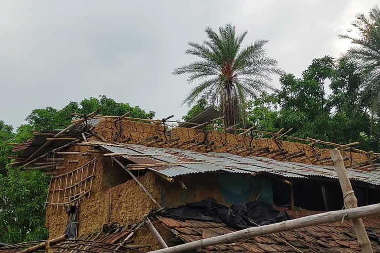 Many Houses were Destroyed Due to Kalboishakhi Storm in Ratua