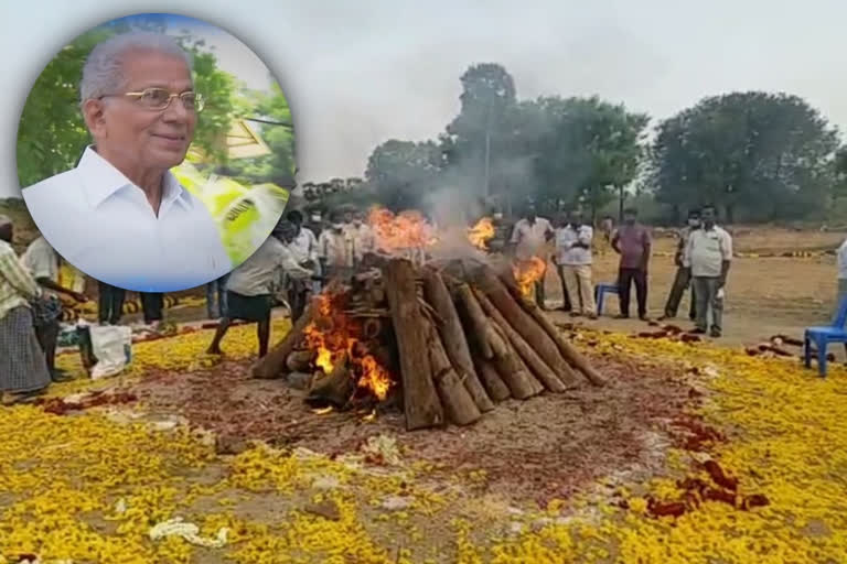 అశ్రునయనాల మధ్య సుందరనాయుడు అంత్యక్రియలు