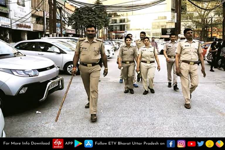 Lucknow police,  Lucknow latest news  etv bharat up news  ईटीवी भारत की खबर  लखनऊ पुलिस ने सुधारी भूल  लखनऊ पुलिस कमिश्नरेट  एंटी रोमियो स्क्वाड  बिना ब्लर नहीं पोस्ट होंगी तस्वीरें  Lucknow Police rectified the mistake  photos will not be posted without blur