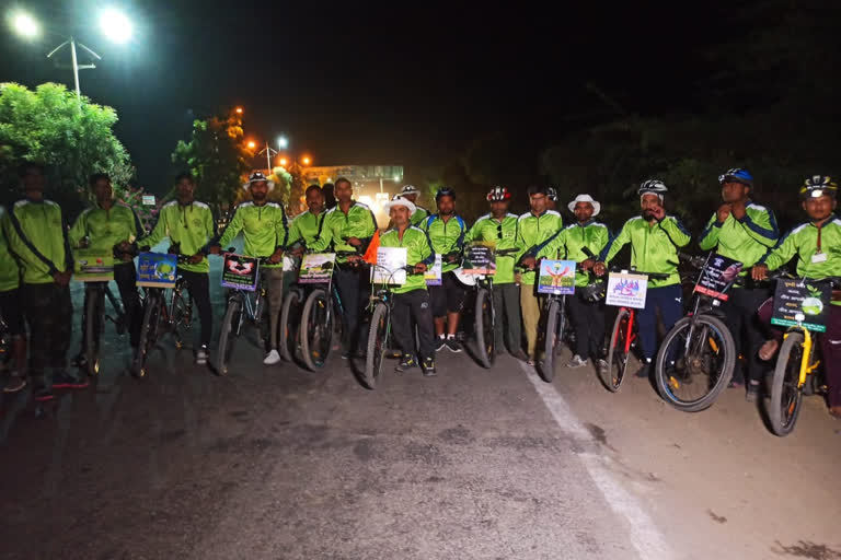 yeola to gangapur cycle yatra which has been giving social message for 16 years in nashik