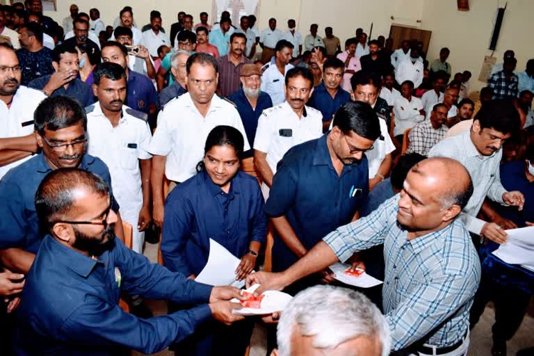 MD Anbukumar wished employees who had completed the disciplinary proceedings by giving order copy