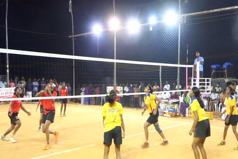 Poopara Dawn Club  women volleyball Tournament  Libero Sports Institution wins Idukki  വൈക്കം ലിബറോ സ്പോർസ് ഇന്‍സ്റ്റിറ്റ്യുഷന്‍  പൂപ്പാറ പുലരി ക്ലബ്ബ്  വനിതാ വോളിബോള്‍ ടൂര്‍ണമെന്‍റ്