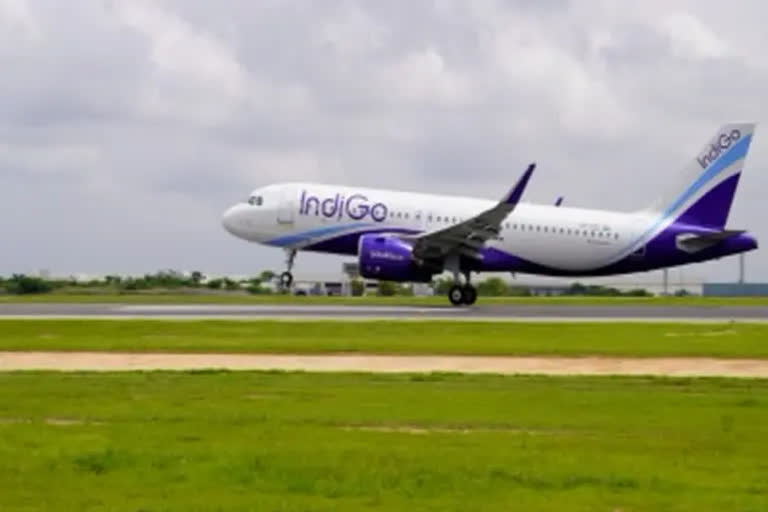 indigo Varanasi airport delayed today