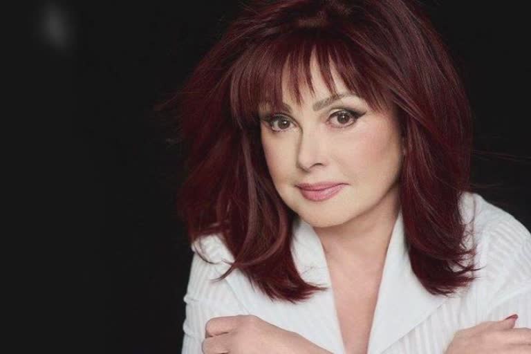 Naomi Judd Passes Away : મલ્ટીપલ ગ્રેમી એવોર્ડ વિજેતા નાઓમી જુડનું અવસાન થતાં હોલીવુડમાં શોકની લહેર