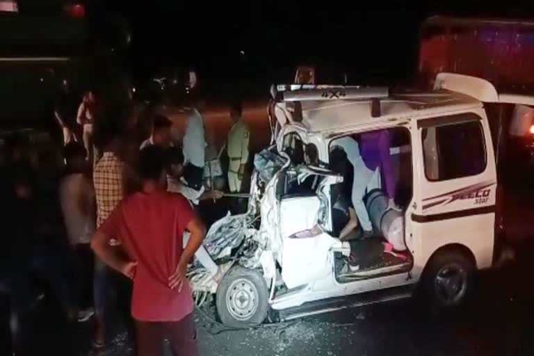 Accident in Surendranagar: રાજસ્થાનમાં લગ્નપ્રસંગમાં જતા રાજકોટના યુવાનોની સવારી બની અંતિમ સવારી