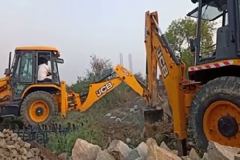 Action to remove encroachment in Pithora of Mahasamund