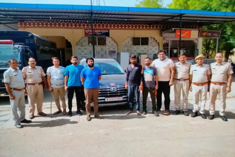 Police arrested 6 accused who usurp Scorpio car
