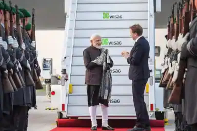 PM Modi holds bilateral talks with German Chancellor  Modi in Germany  PM met German Chancellor  പ്രധാനമന്ത്രിയുടെ യൂറോപ്യന്‍ പര്യടനം; ആദ്യ ദിനത്തില്‍ ജർമ്മൻ ചാൻസലർ ഒലാഫ് ഷോൾസുമായി കൂടിക്കാഴ്‌ച നടത്തി  pm modi met german chancellor olaf scholz