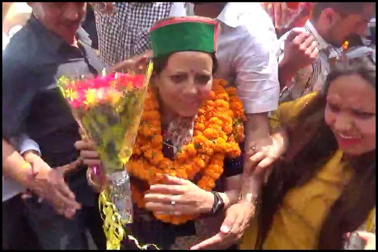 Pratibha Singh reached Shimla