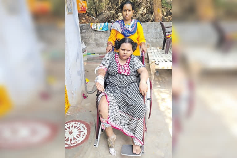 Mother with injured student