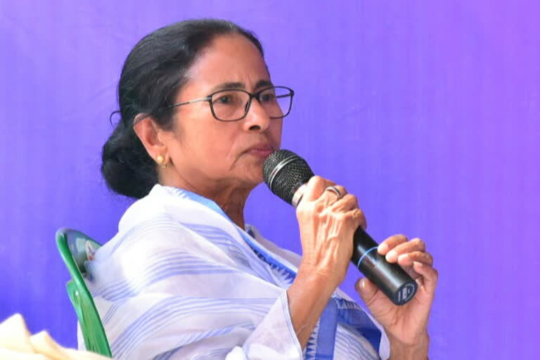 Participating in the prayer for Eid-ul-Fitr held on a rain-drenched Red Road here, Banerjee urged the people gathered there not to be scared but to be united for a better future