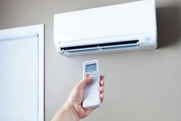 AC sales hit record high of 17.5 lakh units in April  Air conditioner makers hit record sales in April  record sale in Air conditioner within one month  വേനൽചൂട് അനുകൂലമായത് എസി കമ്പനികൾക്ക്  വേനൽചൂട് അനുകൂലമാക്കി എസി കമ്പനികൾ  റെക്കോർഡ് വിൽപന നടത്തി എയർകണ്ടീഷണർ നിർമാതാക്കൾ  കൺസ്യൂമർ ഇലക്‌ട്രോണിക്‌സ് ആൻഡ് അപ്ലയൻസസ് മാനുഫാക്‌ചേഴ്‌സ് അസോസിയേഷൻ  CEAMA  Consumer Electronics and Appliances Manufacturers Association  1എസി 7.5 ലക്ഷം യൂണിറ്റ് റെക്കോർഡ് വിൽപന  air conditioner in summer