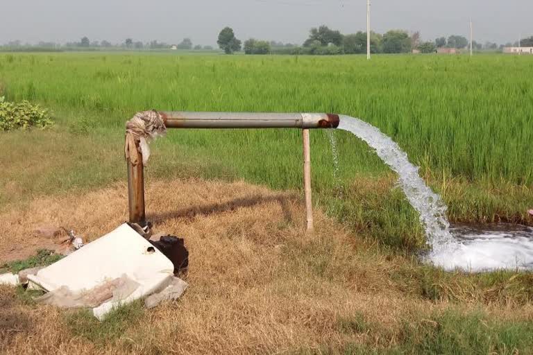 Where and in which direction to store water