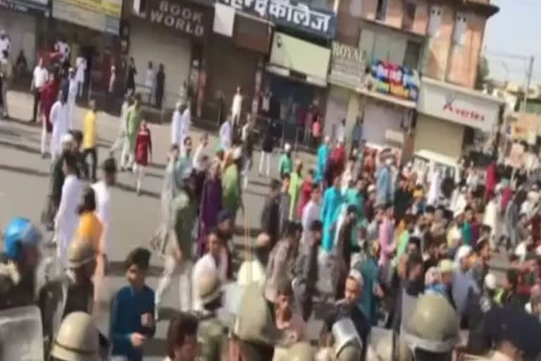 Clashes erupt in Jodhpur over putting up flags, internt suspended, curfew imposed