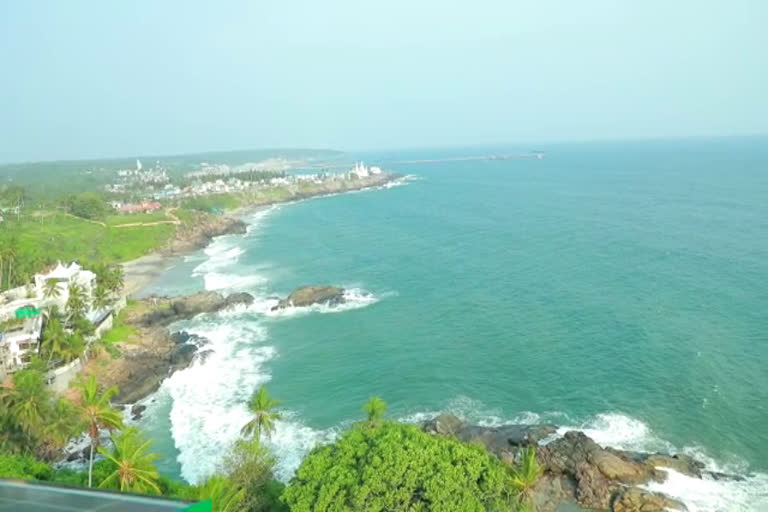 Vizhinjam lighthouse open  Vizhinjam lighthouse open crowded with visitors  വിഴിഞ്ഞം ലൈറ്റ് ഹൗസ് സന്ദർശക തിരക്ക്  വിഴിഞ്ഞം ലൈറ്റ് ഹൗസ് തുറന്നു  വിഴിഞ്ഞം ലൈറ്റ് ഹൗസ്