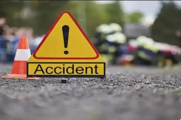 two died in road accident in palamu