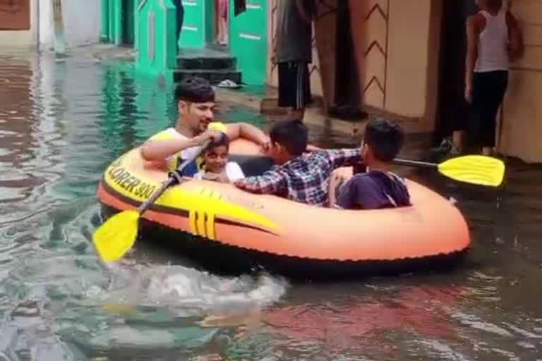 heavy rain in many areas of old city