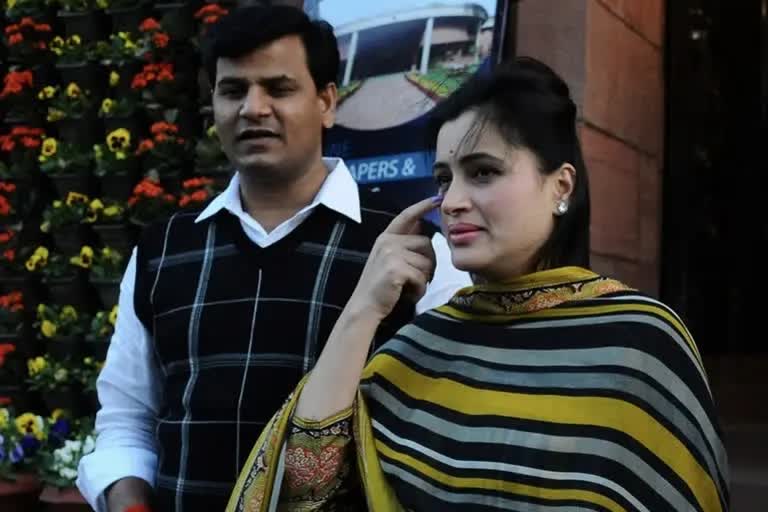 ஹனுமன் சாலிஸா சர்ச்சை; ராணா தம்பதியருக்கு பிணை!