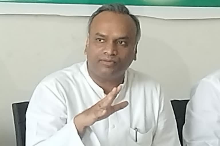 cid-issue-notice-to-mla-priyank-kharge-again-in-psi-recruitment-scam