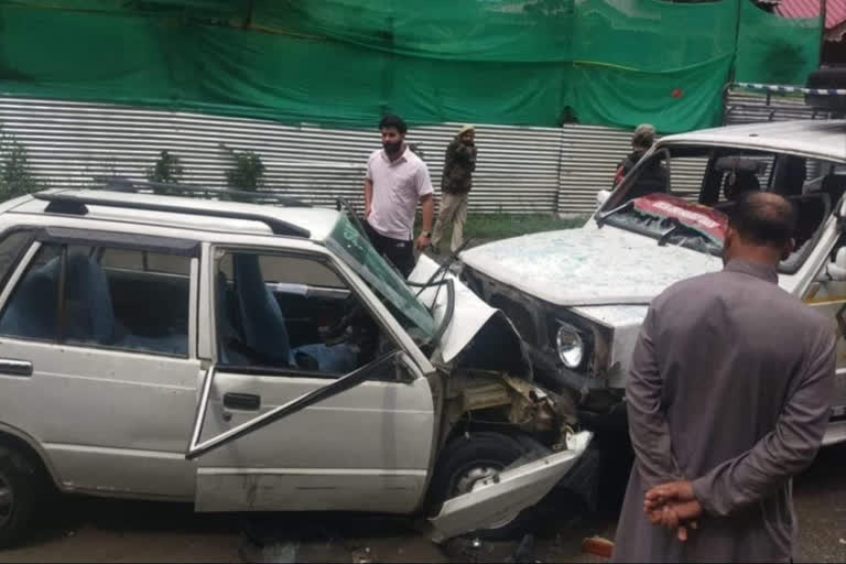 Road accident in boniyar 4 person's injured