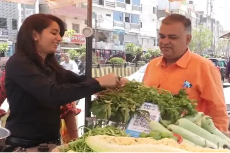 Vegetable seller daughter becomes judge