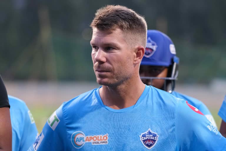 Rovman Powell reveals David Warner's selfless act  ഡേവിഡ് വാർണർ  IPL 2022  Delhi capitals  David Warner's selfless act in ipl  This is what David Warner told Rovman Powell  david warner against sunrisers  warner against SRH