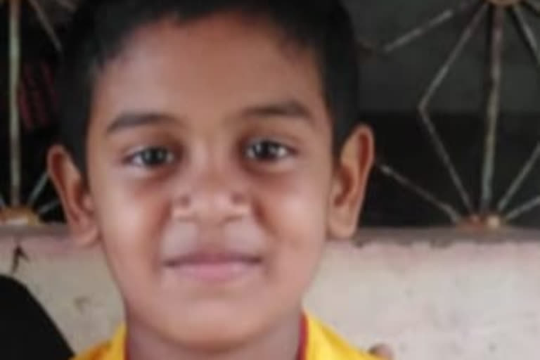 student  peechi dam thrissur  student drowned in peechi dam  വിദ്യാര്‍ഥി മുങ്ങിമരിച്ചു  വിദ്യാര്‍ത്ഥി പീച്ചി അണക്കെട്ട്  ഏഴ് വയസുകാരന്‍ മുങ്ങിമരിച്ചു