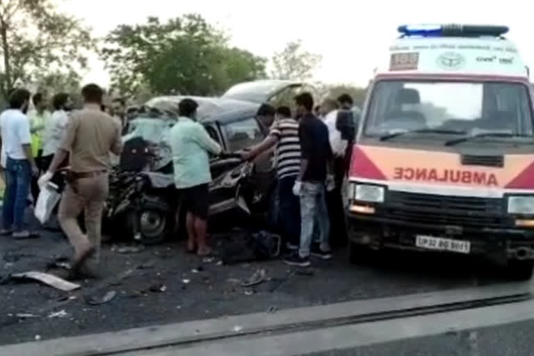 accident in mathura  accident on yamuma express  Uttara Pradesh accident news  ಮಧುರಾದಲ್ಲಿ ಭೀಕರ ರಸ್ತೆ ಅಪಘಾತ  ಯಮುನಾ ಎಕ್ಸ್​ಪ್ರೆಸ್​ವೇನಲ್ಲಿ ರಸ್ತೆ ಅಪಘಾತದಲ್ಲಿ ಜನರು ಸಾವು