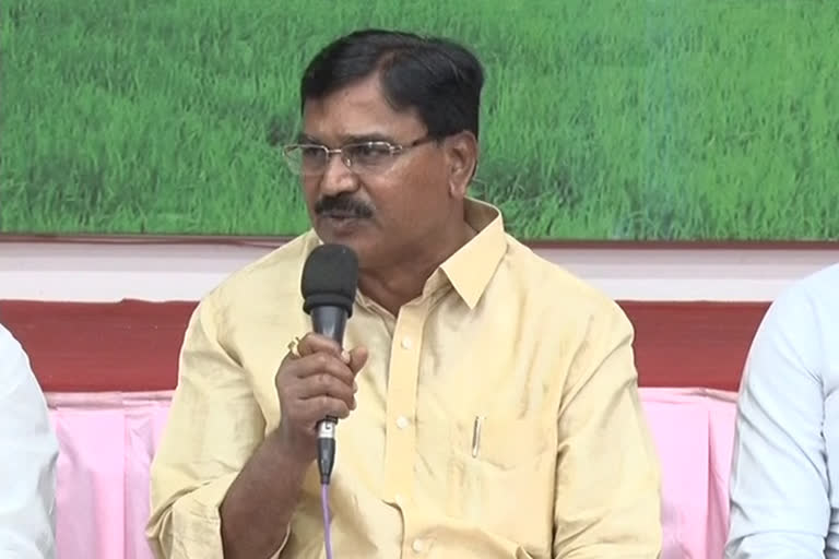 Minister niranjanreddy comments on congress leaders on farmers declaration in telangana