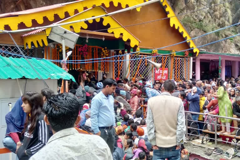 8 passengers died  in Yamunotri Dham