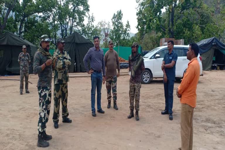 SP Mohit Garg inspected police camp in Bhutahi