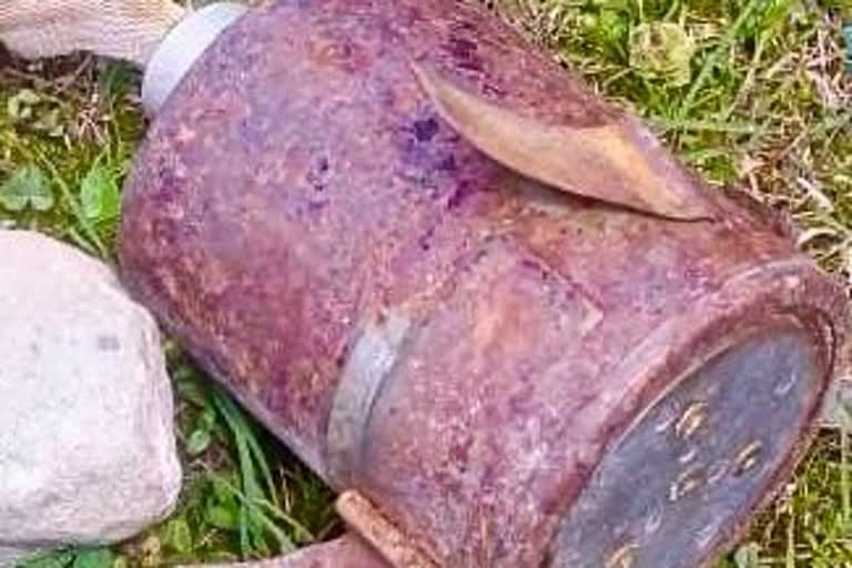 Mortar Shell Found In TossaMaidan, Budgam: توسہ میدان، بڈگام میں مارٹر شیل کو ناکارہ بنا دیا گیا