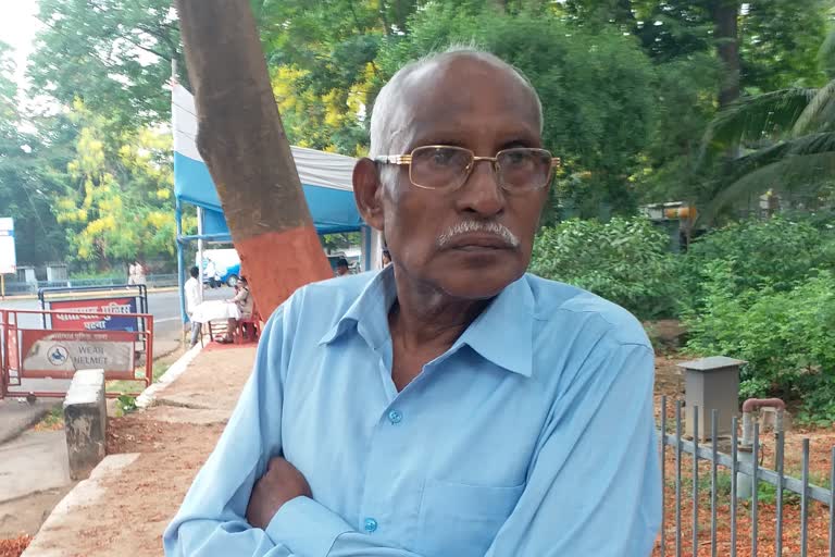 सुरेंद्र कुमार चौधरी, सीएम नीतीश स्कूल फ्रेंड