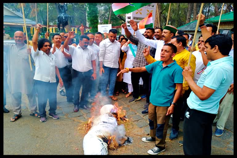 Congress burnt Gurpatwant Singh Pannu statue