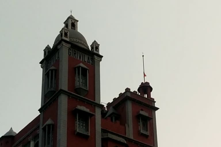 hoisting-saffron-flag-in-girvilas-palace-sarangarh