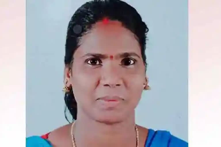 woman was killed Accident at Idayaranmula  woman was killed Accident  ബൈക്ക് അപകടത്തില്‍പെട്ട യുവതി മരിച്ചു  ഇടയാറന്മുളയിൽ സ്‌കൂട്ടറും ബൈക്കും കൂട്ടിയിടിച്ചു