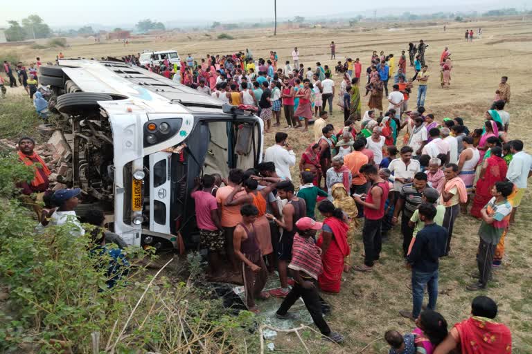 bus accident in hazaribag