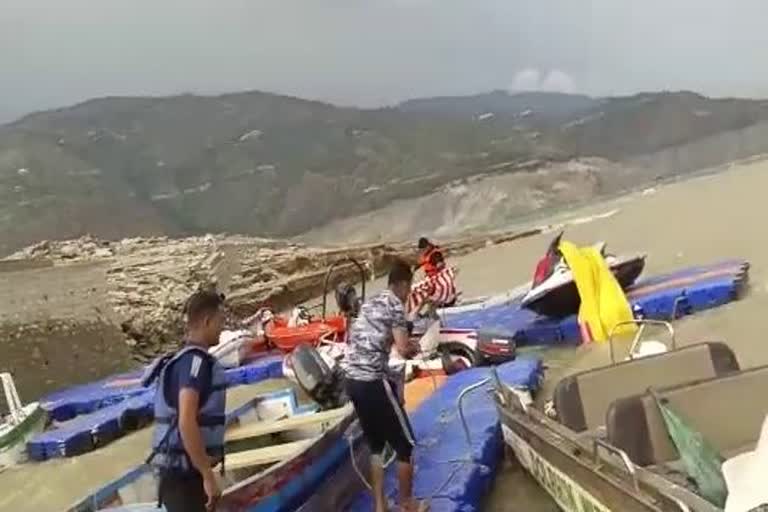 storm in tehri lake