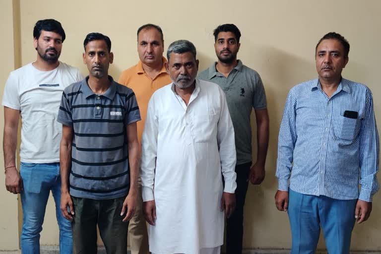 two-drug-smugglers-arrested-with-heroin-worth-rs-crores