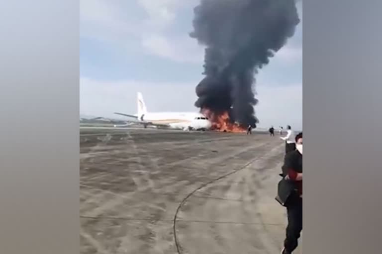 Tibet Airlines plane in China skids off runway  Plane catches fire  casualties feared  China  Beijing  Passenger plane of China Tibet Airlines  ചൈനയിലെ ചോകിങ്ങില്‍ ടേക്ക്ഓഫിനിടെ വിമാനം അപകടത്തില്‍പ്പെട്ടു  വിമാന അപകടം ചൈനയില്‍  തിബറ്റ് എയര്‍ലൈന്‍സ് വിമാനം