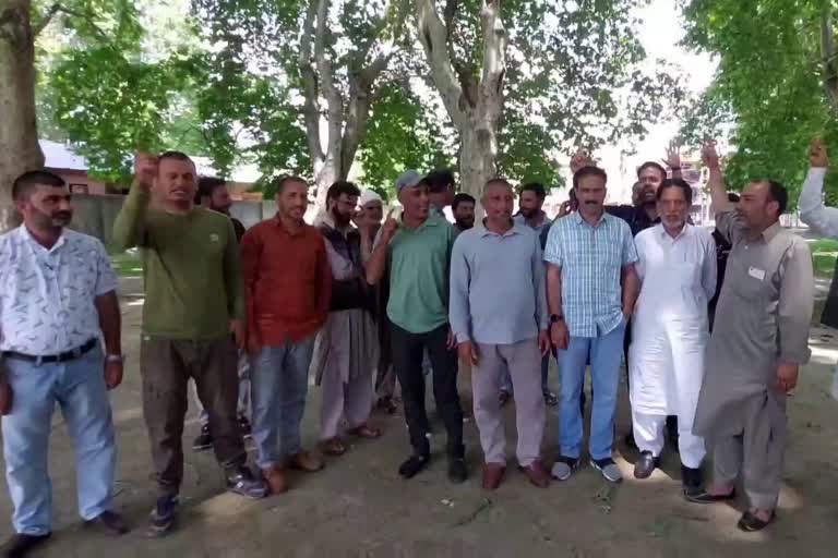 Contractors Protest in Ganderbal: گاندربل میں ٹھیکہ داروں کا احتجاج