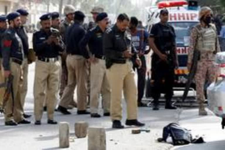 1 killed 3 injured in blast in Pakistans commercial hub Karachi