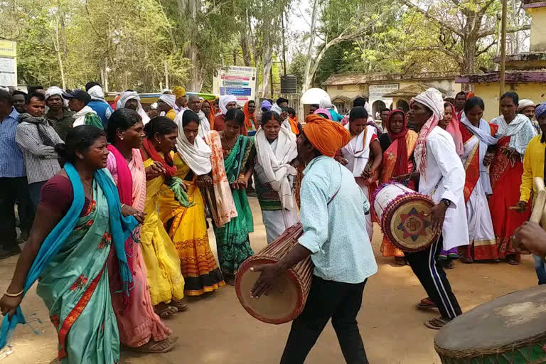 many-naxalites-families-contesting-panchayat-elections-in-latehar